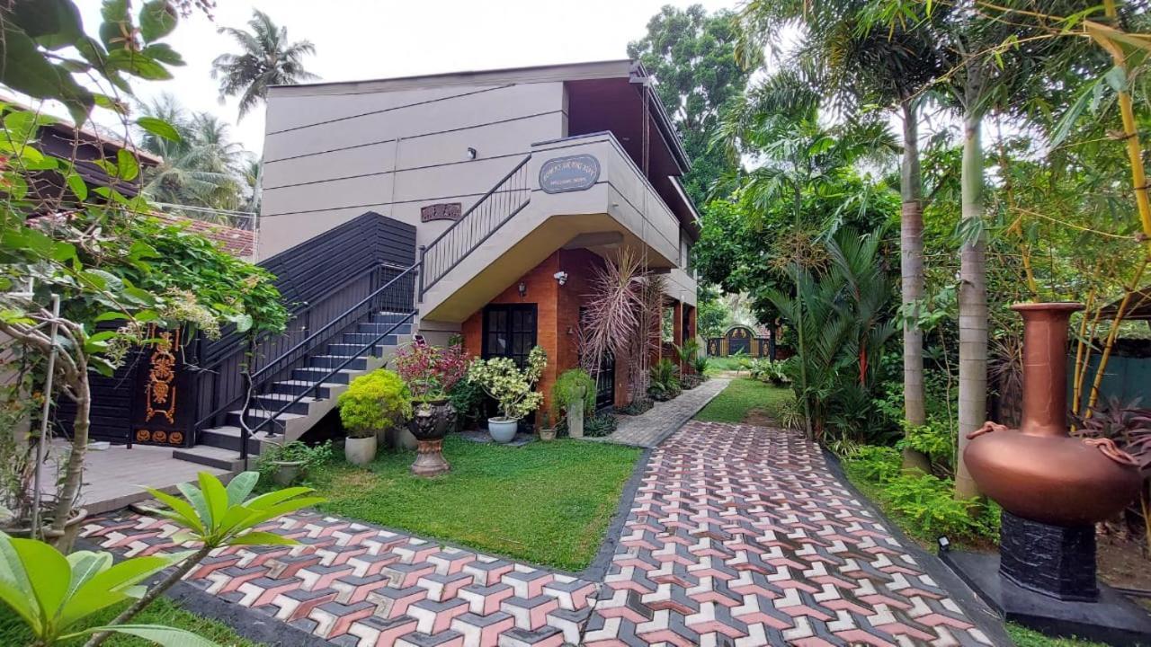 Edwin'S Airport Garden Bed & Breakfast Negombo Bagian luar foto