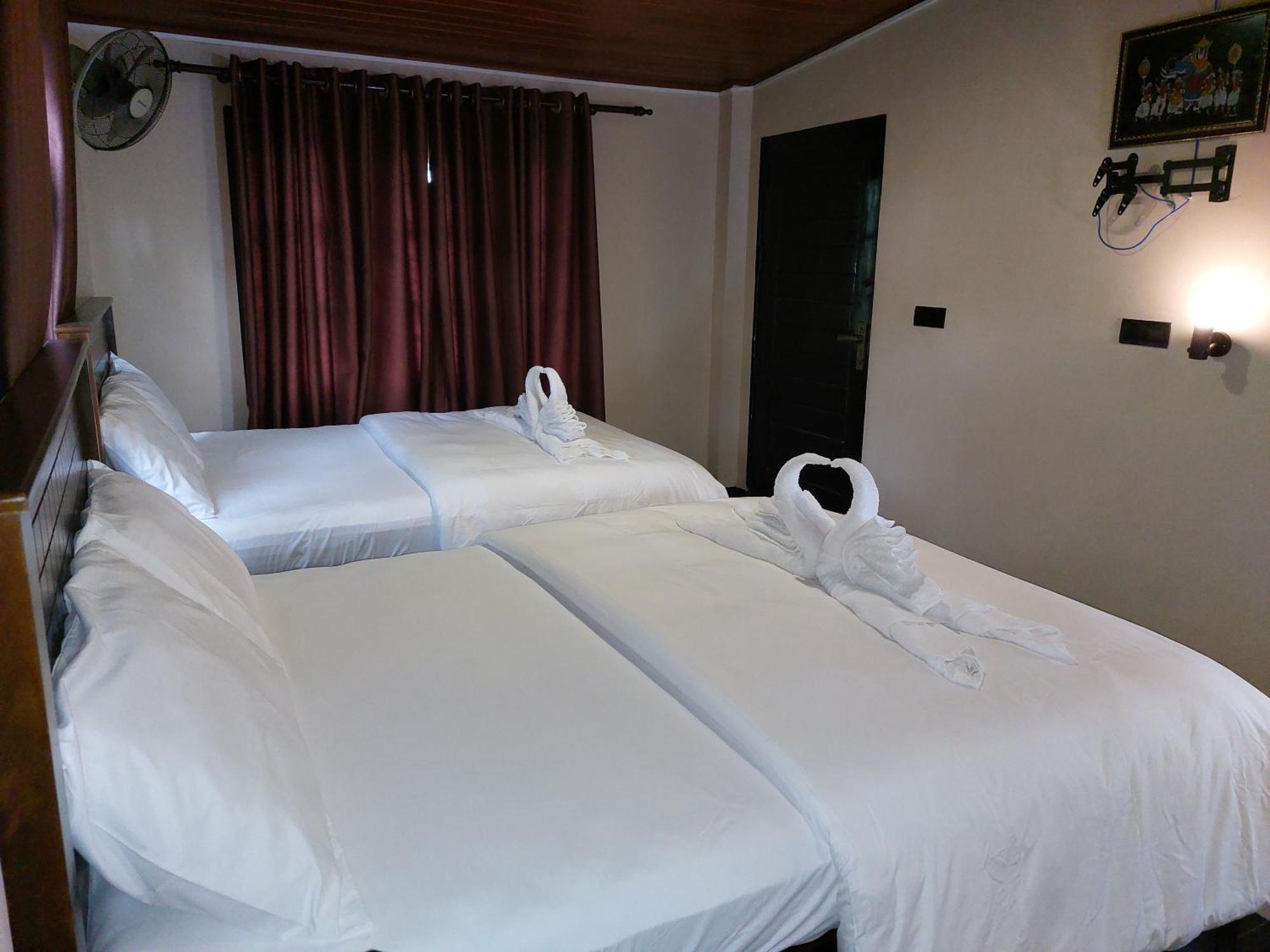 Edwin'S Airport Garden Bed & Breakfast Negombo Bagian luar foto