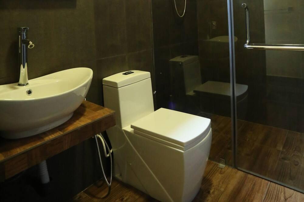 Edwin'S Airport Garden Bed & Breakfast Negombo Bagian luar foto