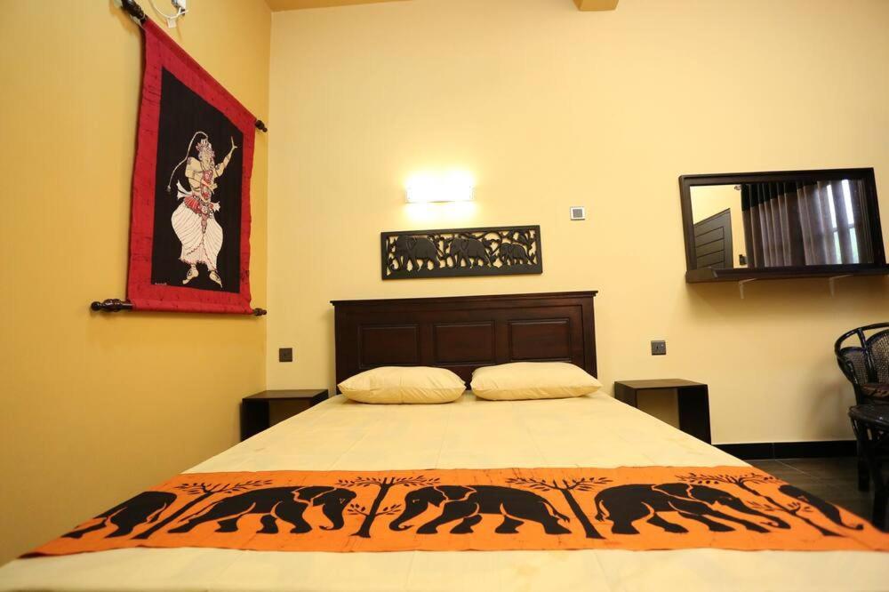 Edwin'S Airport Garden Bed & Breakfast Negombo Bagian luar foto