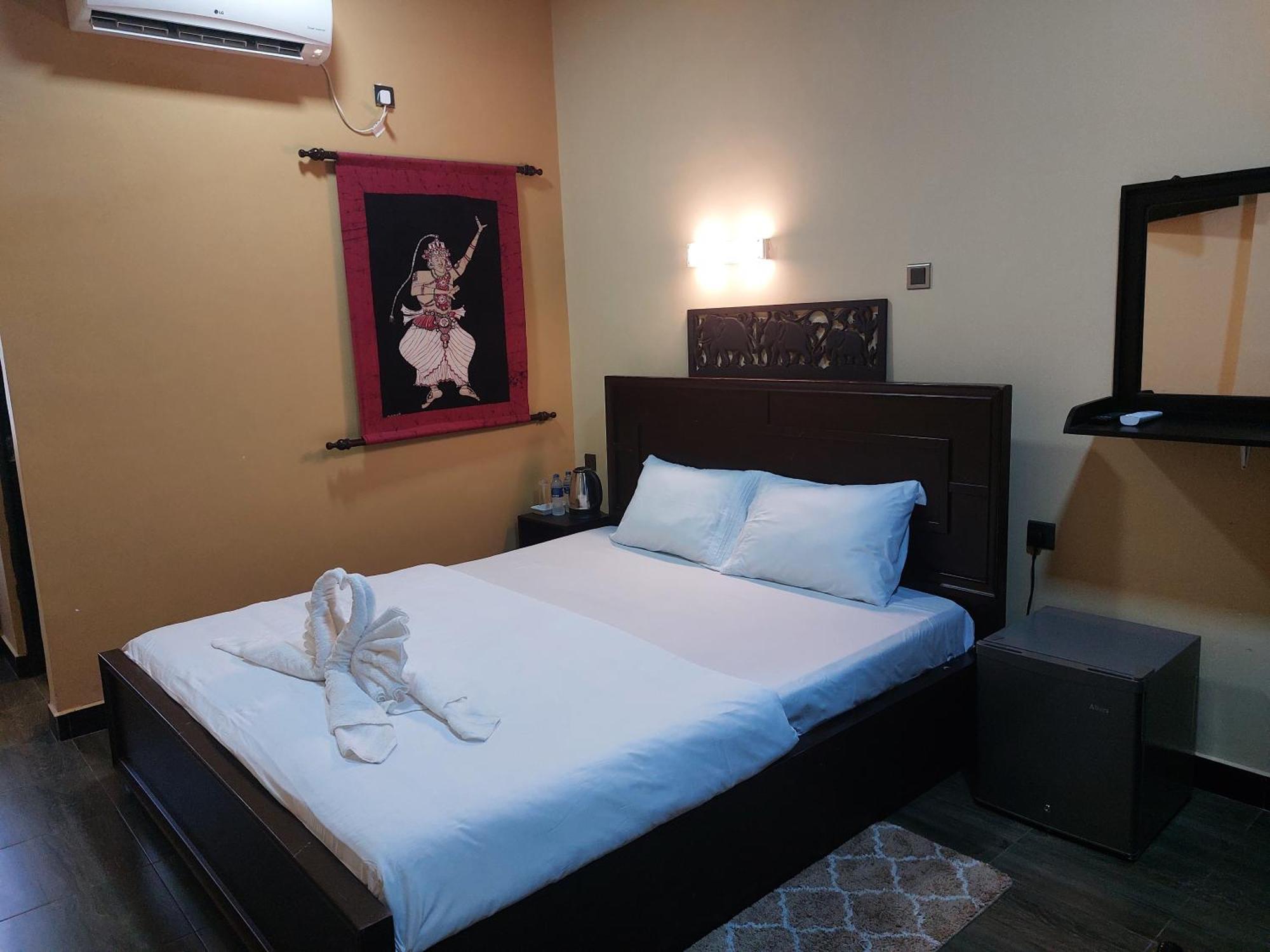 Edwin'S Airport Garden Bed & Breakfast Negombo Bagian luar foto